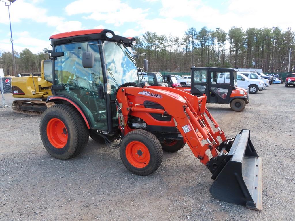 Kioti CK3510se Tractor w Front Loader Attachment EROPS