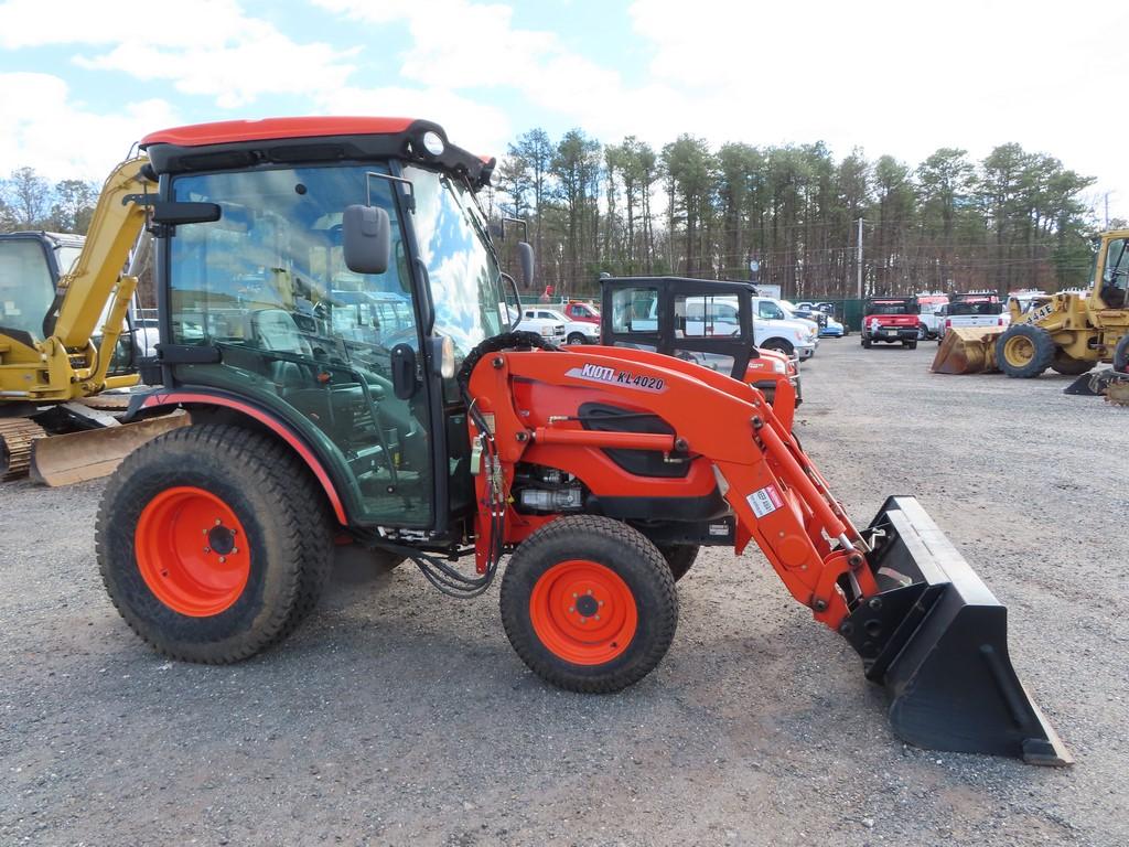 Kioti CK3510se Tractor w Front Loader Attachment EROPS