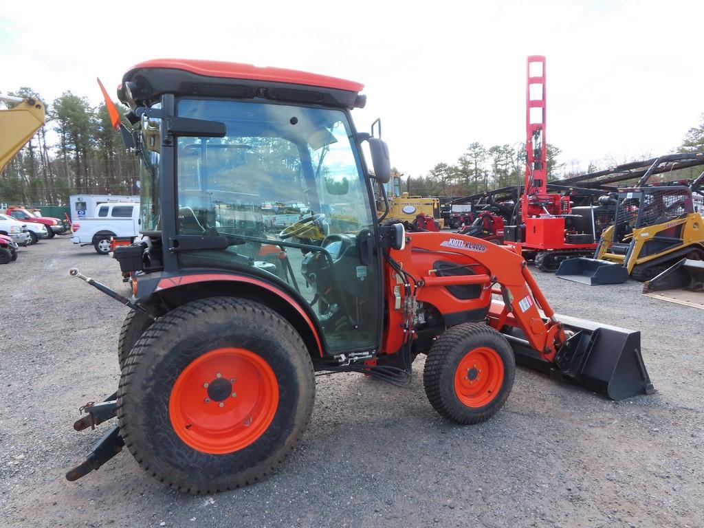 Kioti CK3510se Tractor w Front Loader Attachment EROPS