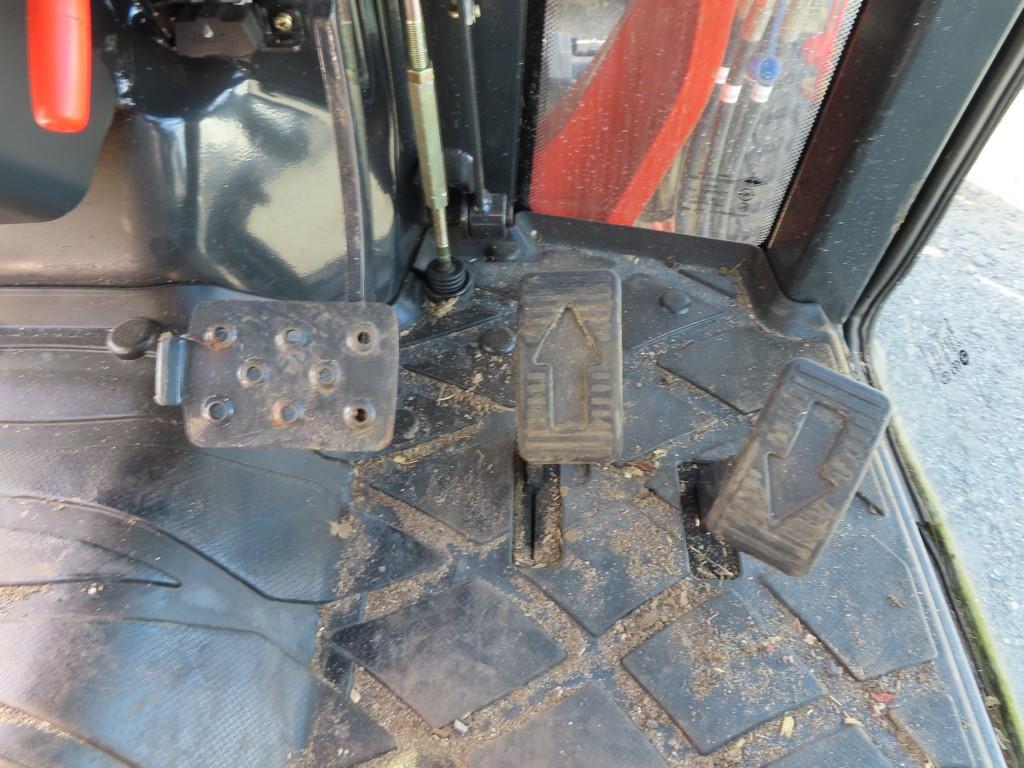 Kioti CK3510se Tractor w Front Loader Attachment EROPS
