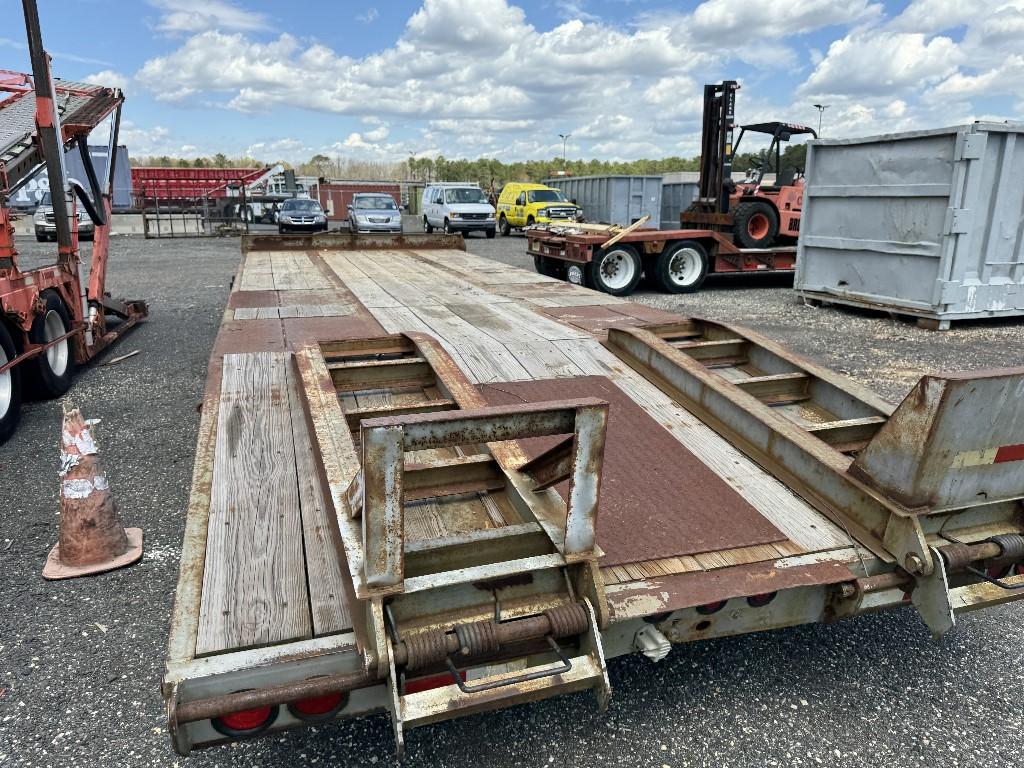 2002 Eager Beaver 20XPT Equipment Trailer