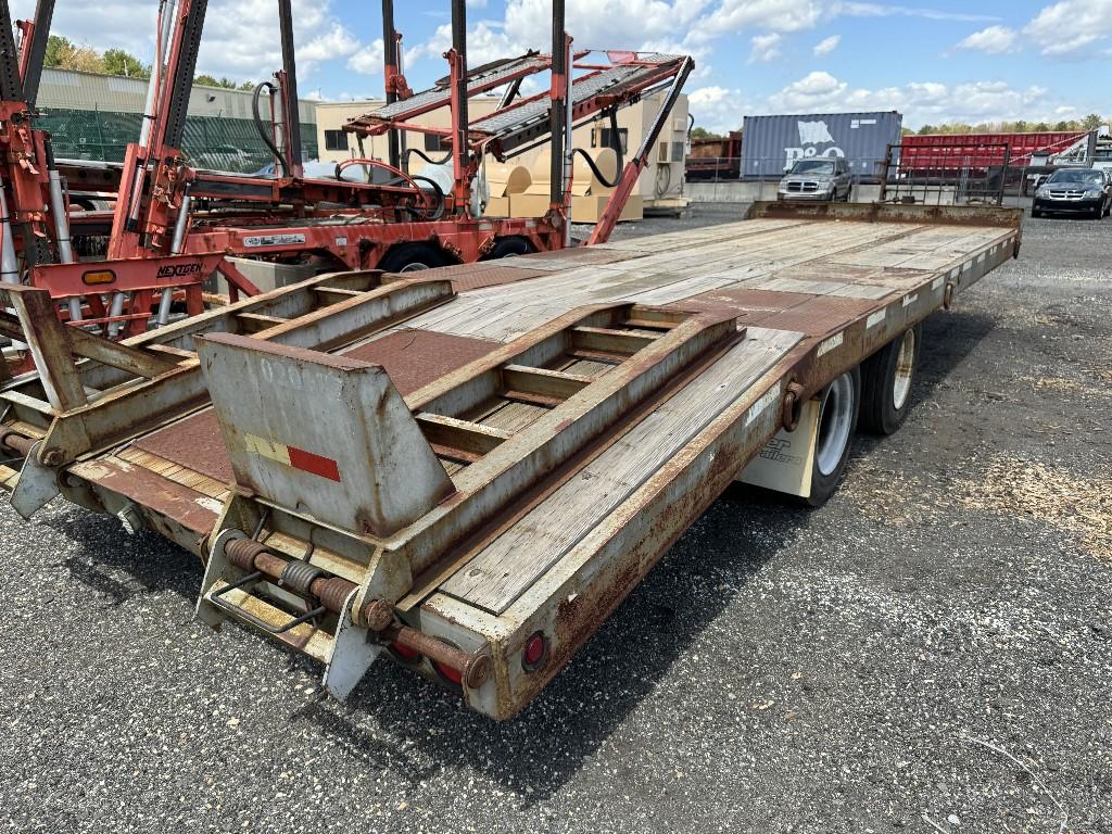 2002 Eager Beaver 20XPT Equipment Trailer