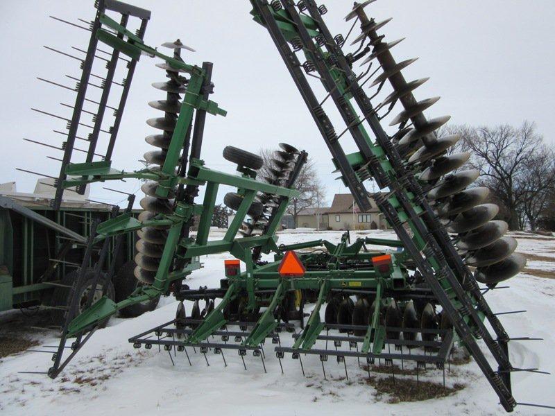 JD 637 WheatLand disc