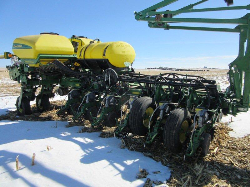 2011 JD 1770NT 16R30 CCS planter w/Seedstar VRD