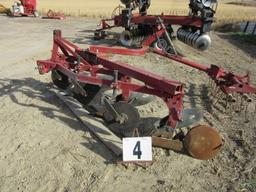 IH 531 3 bottom plow