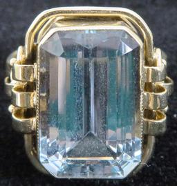 Ring marked 14K with large Aquamarine. Approx 5.6 grams.