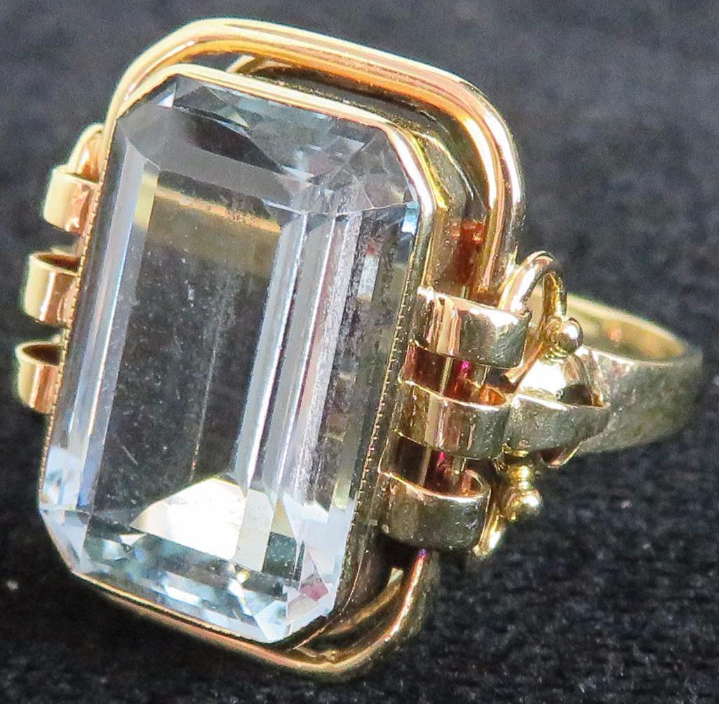 Ring marked 14K with large Aquamarine. Approx 5.6 grams.