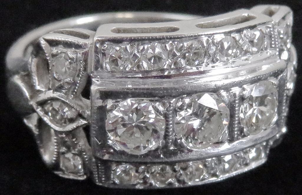 Vintage Lady's 14K white gold Ring with (19) diamonds.