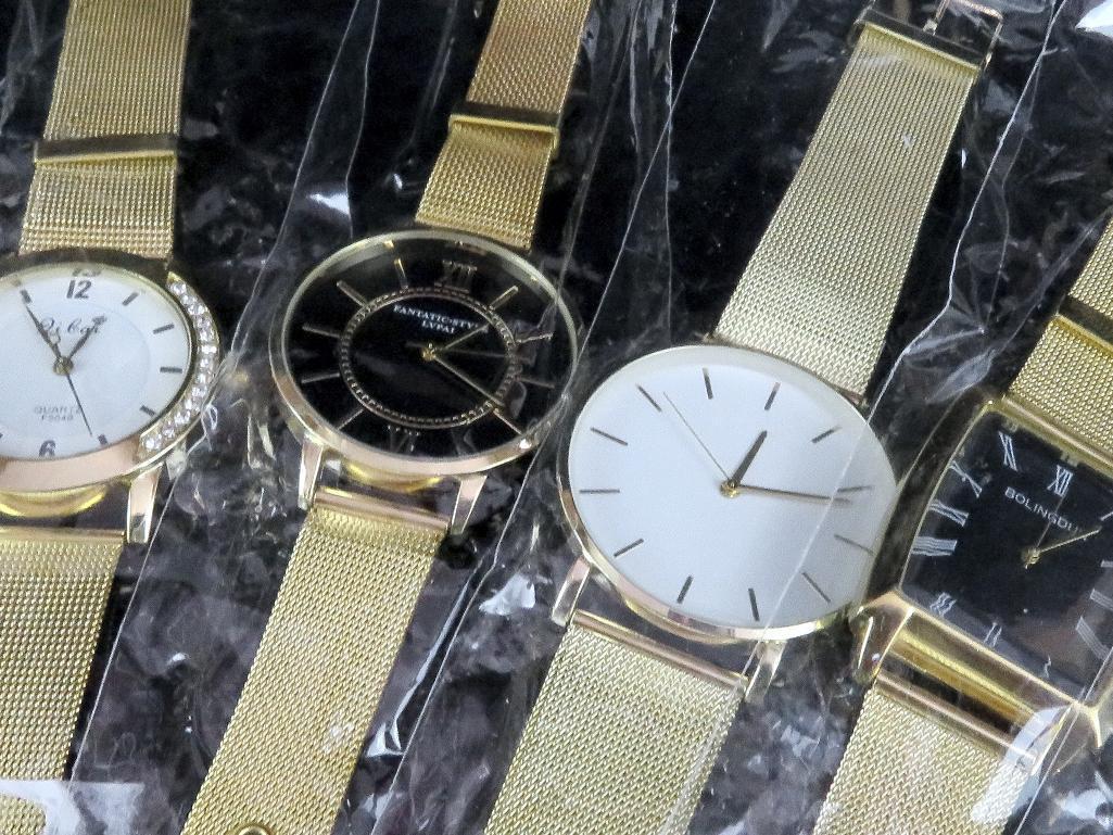 Approx (10) piece lot of Watches & Jewelry. Includes (8) watches.