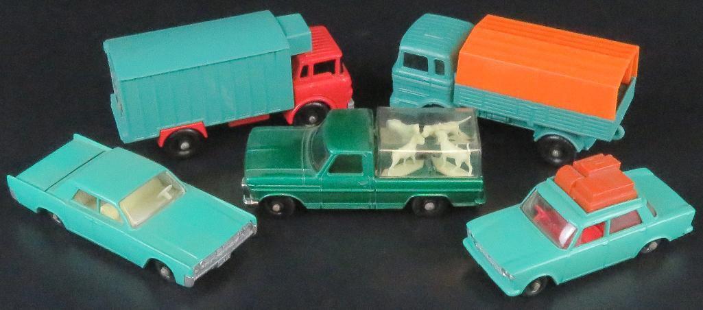 Lot of (5) vintage Matchbox includes No. 31 Lincoln Continental, 1968 No. 50 Kennel Truck with all 4