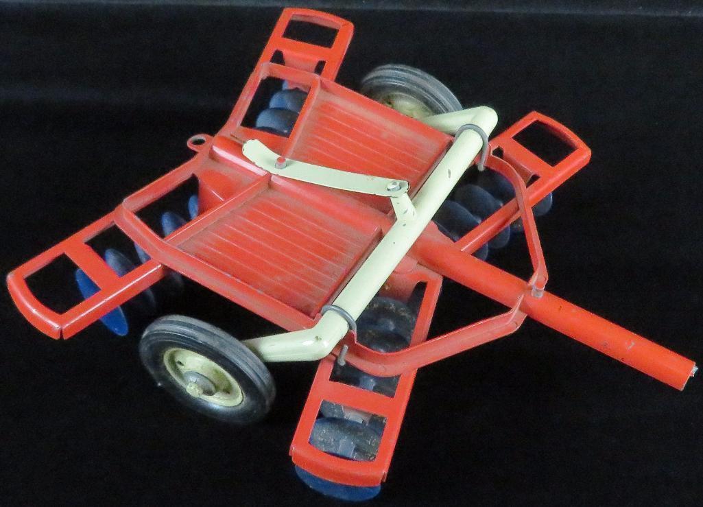 1950's 1:16 Tru Scale H-412 Wheel Carried Disc Harrow.