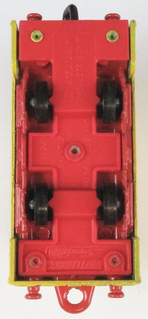 Lot of (5) vintage Matchbox includes No. 57 Land Rover Fire Truck, 1978 No. 24 Shunter, No. 40 Hay T