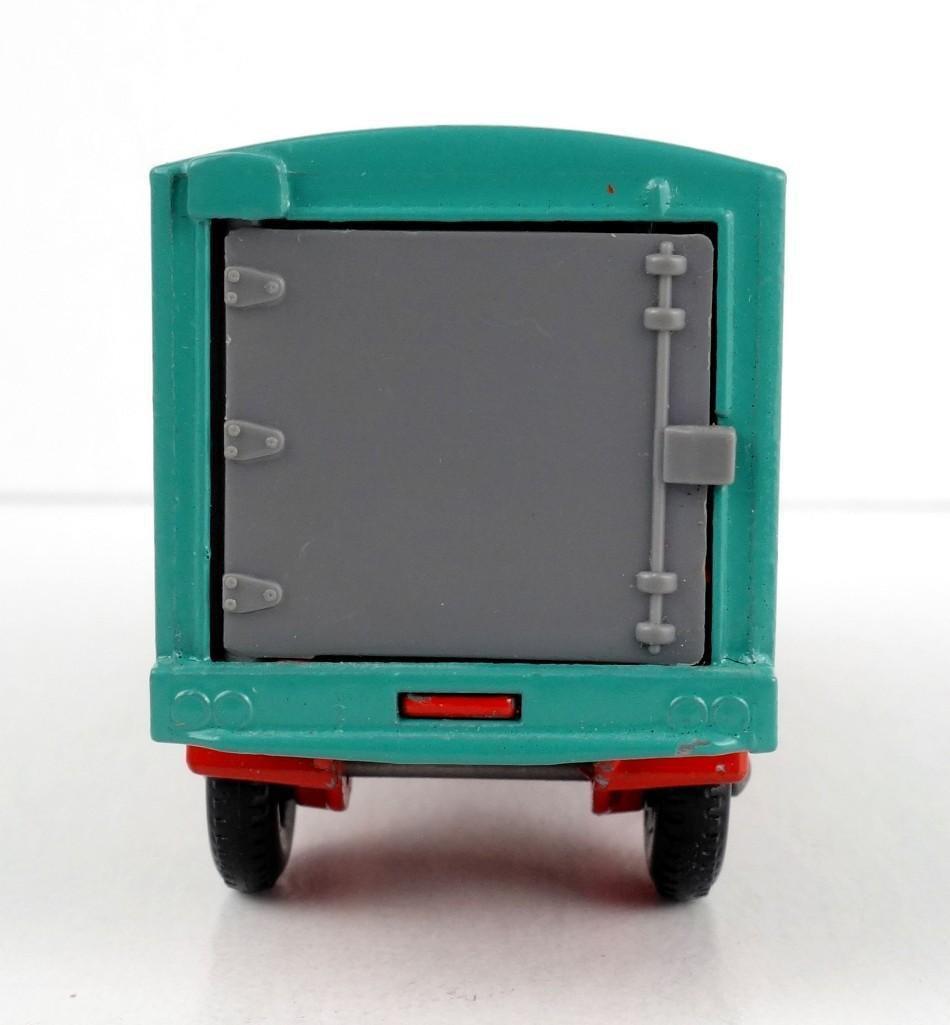 Matchbox Series / Lesney No. 44 Refrigerator Truck Made in England.