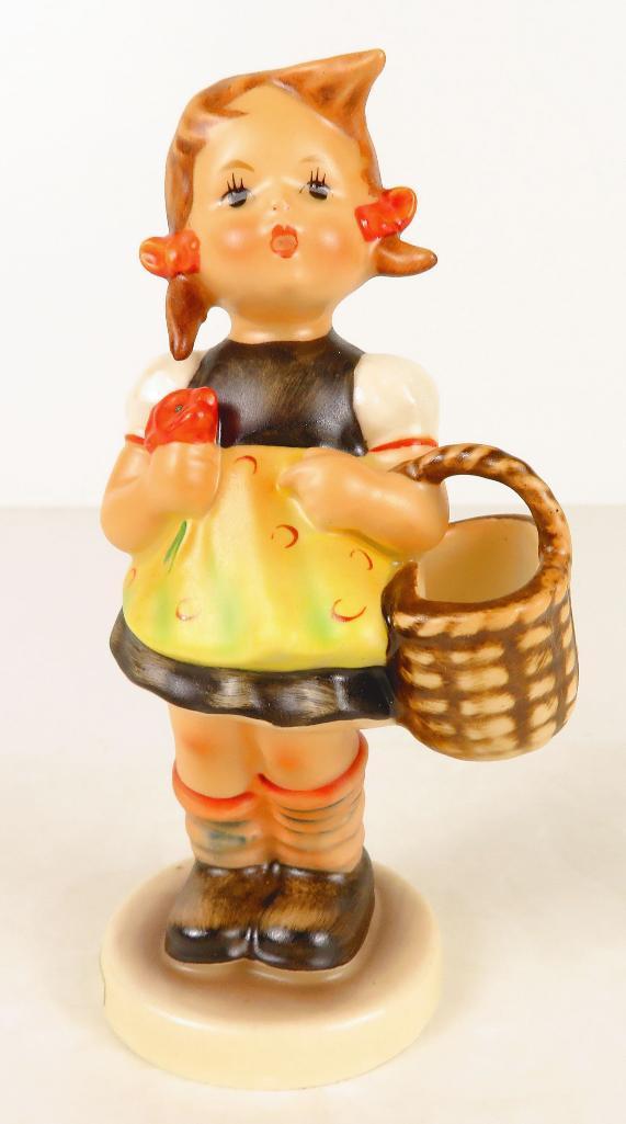 Hummel Figurine #98/0 "Sister" TMK 5.