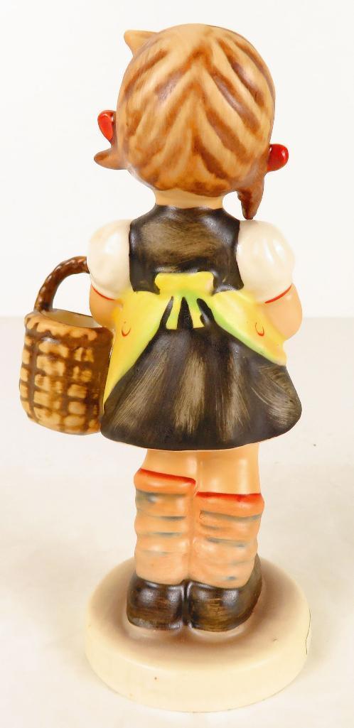 Hummel Figurine #98/0 "Sister" TMK 5.