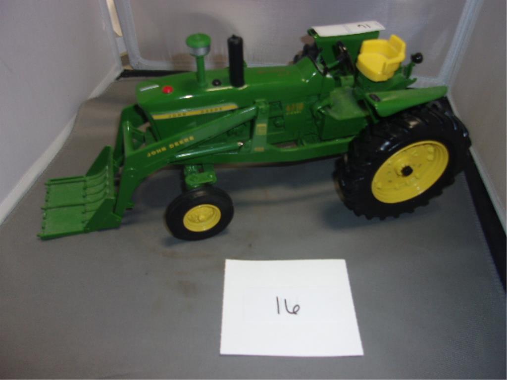 ERTL 1/16 JOHN DEERE 4010 DIESEL TOY TRACTOR