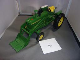 ERTL 1/16 JOHN DEERE 4010 DIESEL TOY TRACTOR