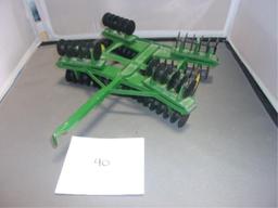 ERTL 1/16 JOHN DEERE DISC