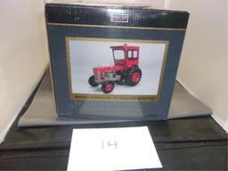 TOY TRACTOR SPECCAST 1/16 MF 98 GM DESIL WITH CAB