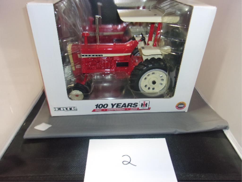 TOY TRACTOR ERTL 1/16 IH 1206 TURBO WITH ROPS