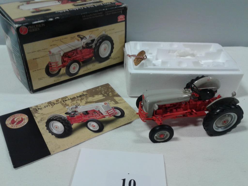 TOY TRACTOR PRECISION SERIES 1/16 1953 FORD NAA GOLDEN JUBILEE