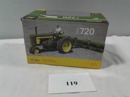 TOY TRACTOR PRESTIGE COLLECTION ERTL JD 1956 720