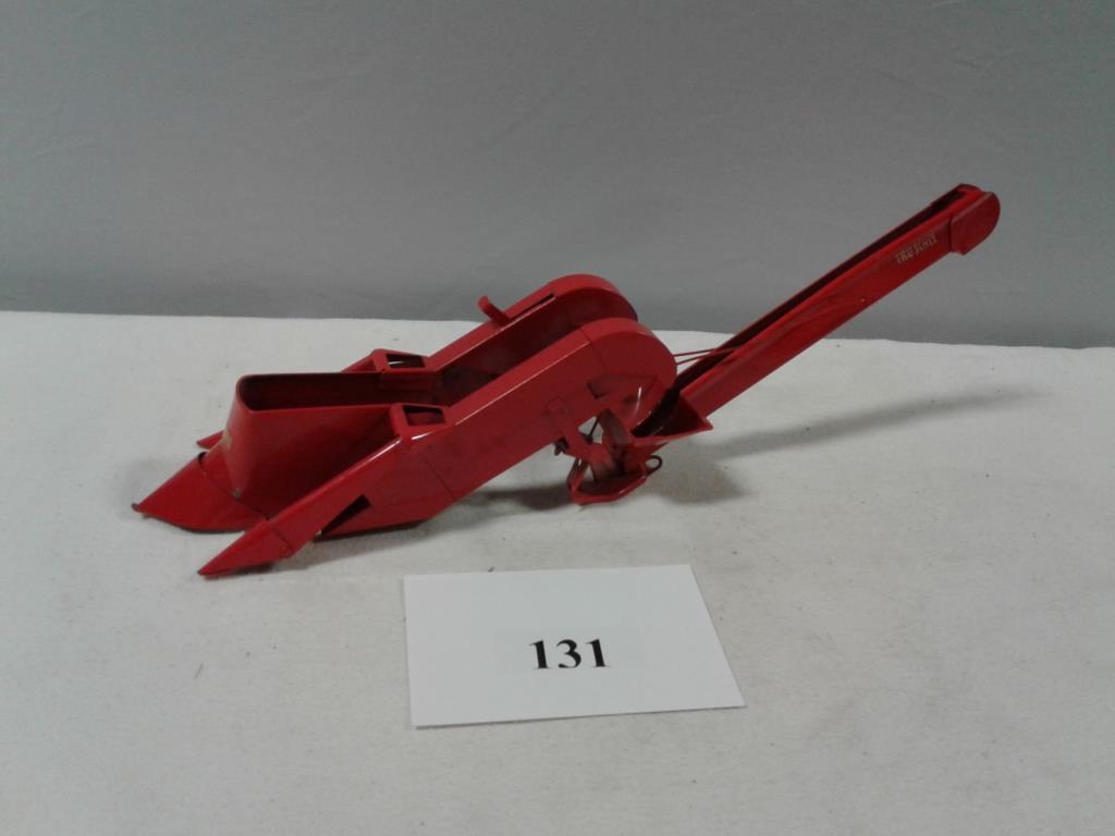 TOY CORN PICKER TRU-SCALE 2 ROW MOUNTED PICKER