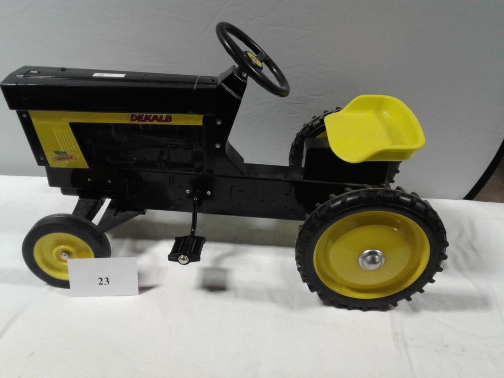 TOY PEDAL TRACTOR INTERNATIONAL TRACTOR DECALB HYBRID DECALS AND PAINT WIDE FRONT