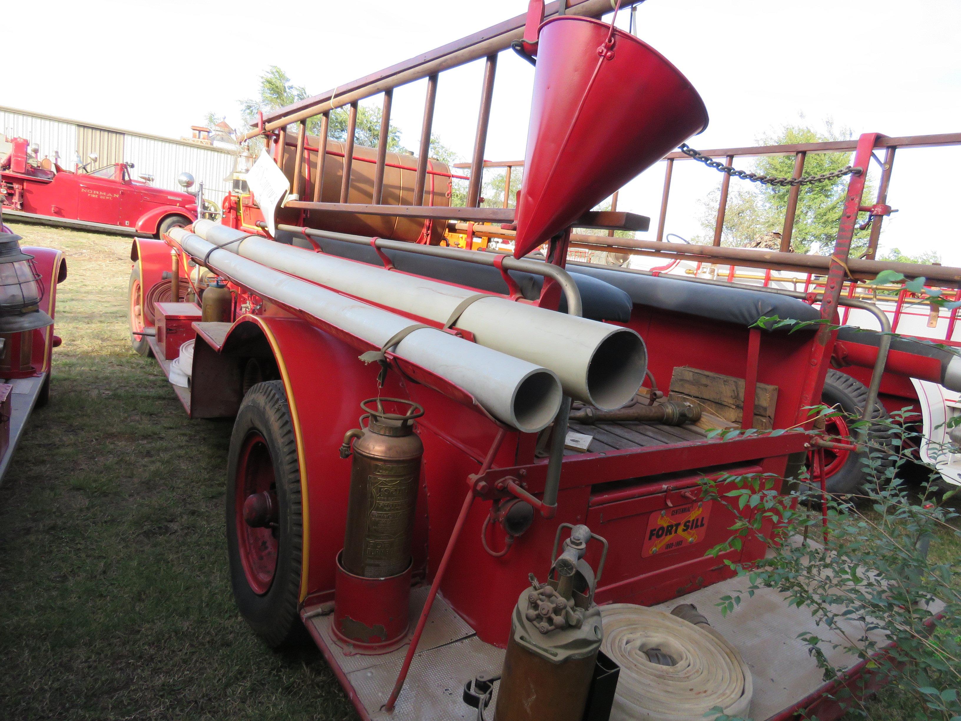 1915 Seagraves Fire Truck