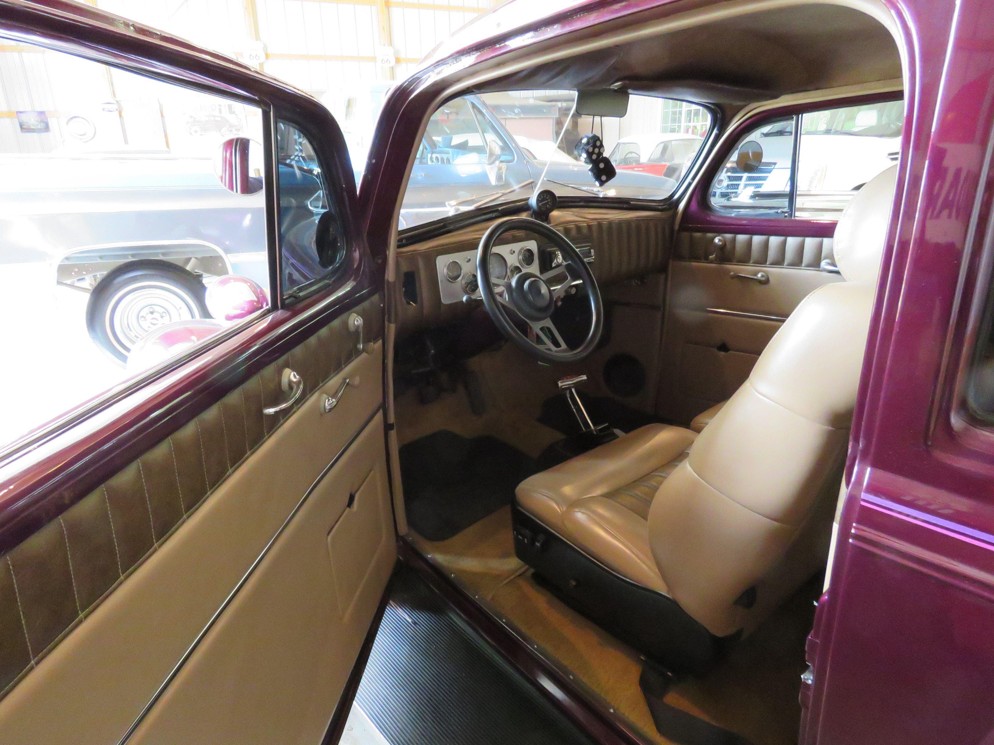 1939 Chevrolet Master Deluxe 2dr Sedan Street rod