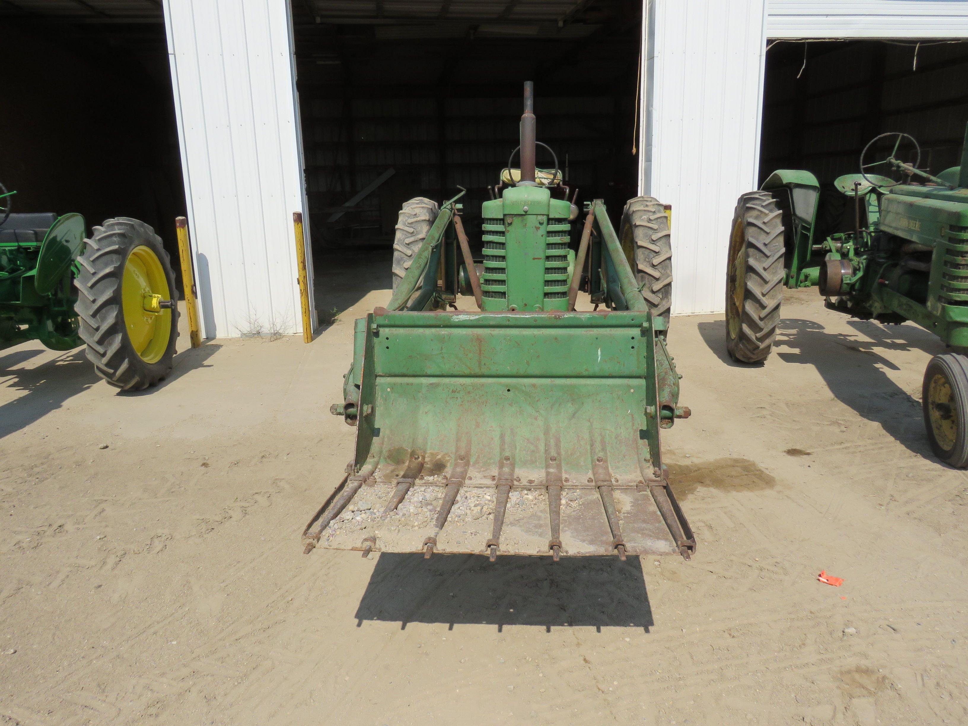 1948 John Deere B Tractor with John Deere 45 Manure Bucket