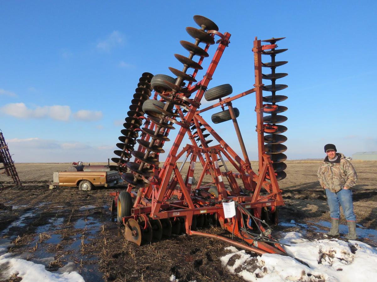 Massey Ferguson Model 820 Tandem Disc