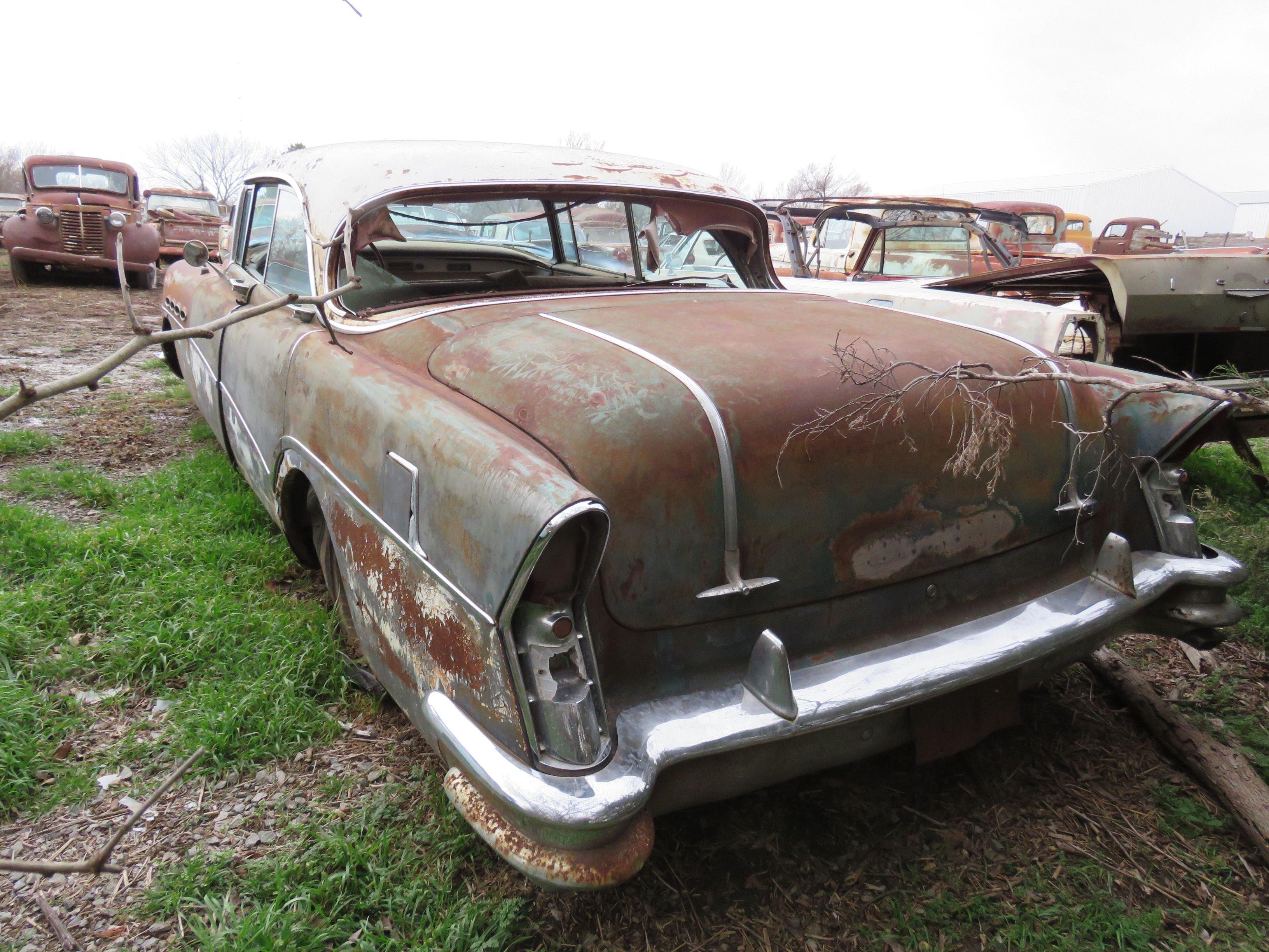 1956 Buick Roadmaster 4dr HT C1076048