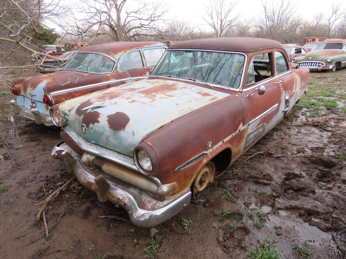 1953 Ford Customline 2dr Sedan