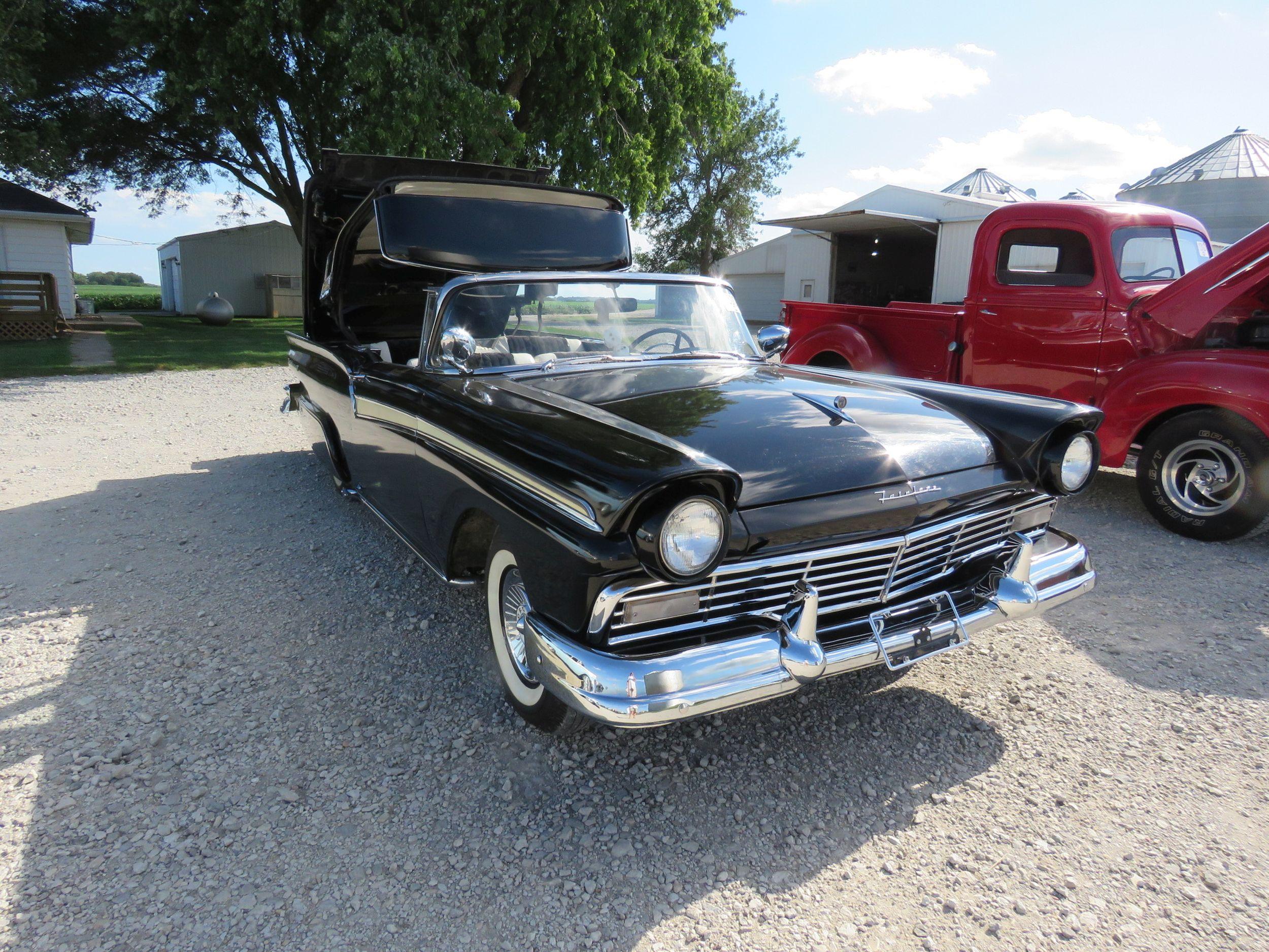 1957 Ford Fairlane 500 Skyliner Retractable hard Top