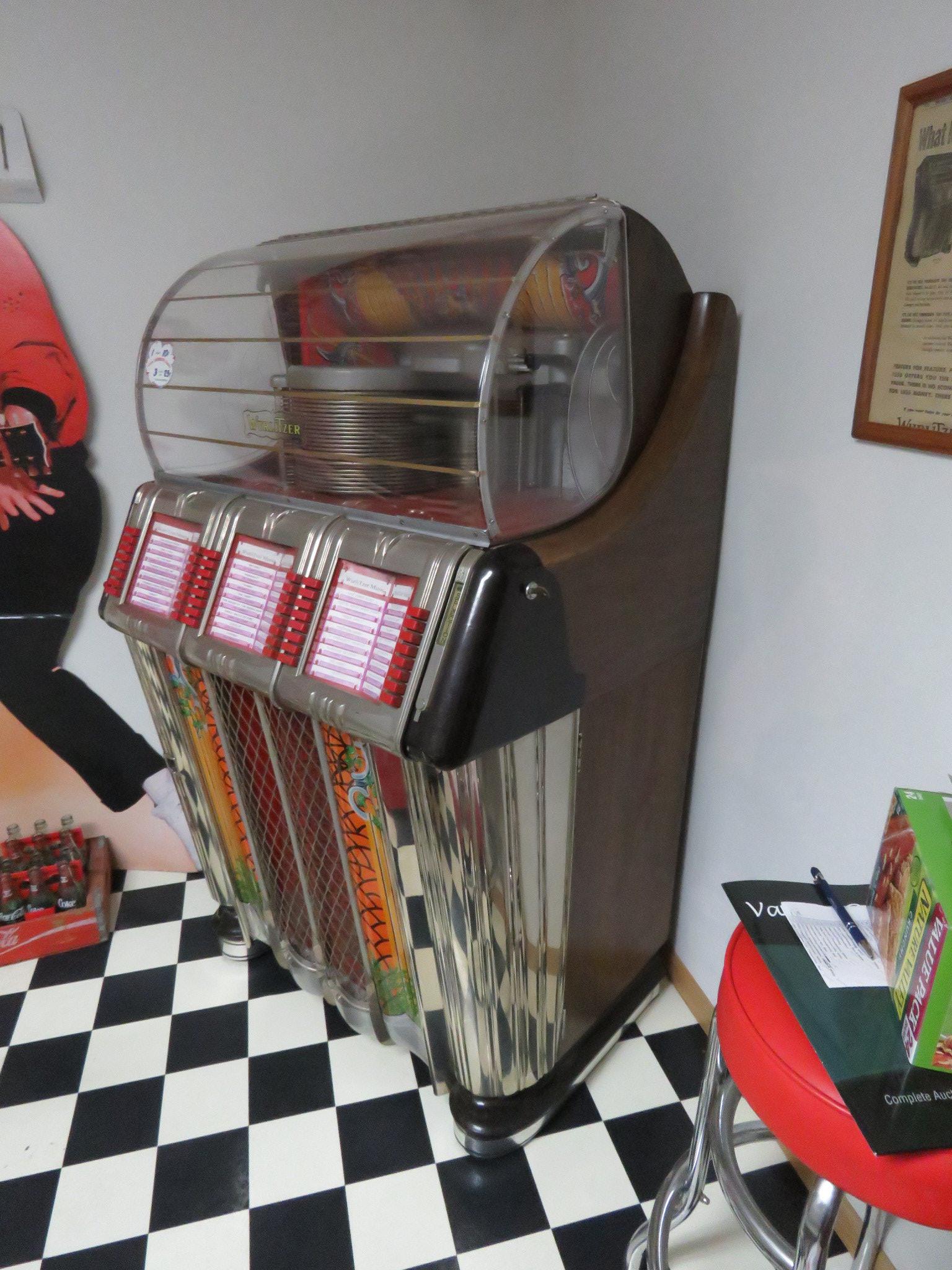 Wurlitzer Juke Box