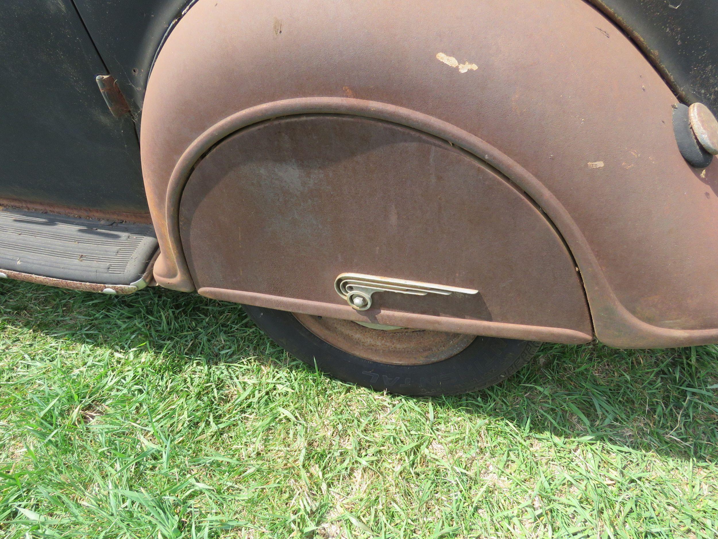 1936 DeSoto Air Flyte 4dr Sedan