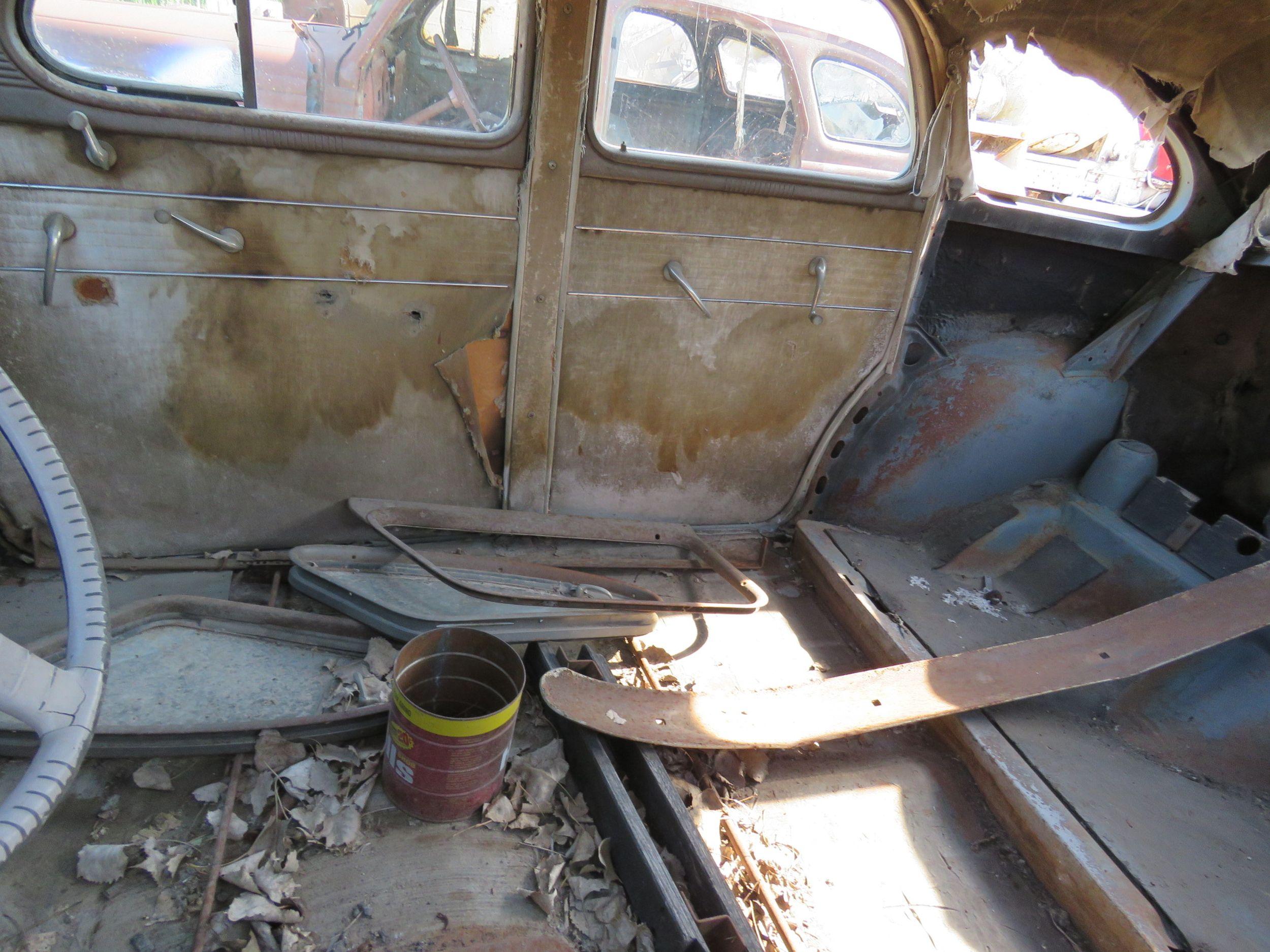 1939 Nash 4dr Sedan for Project or Parts