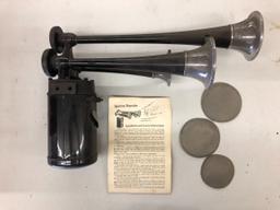 NOS Spartan Chime-Bugle Horn #91929 6 volt