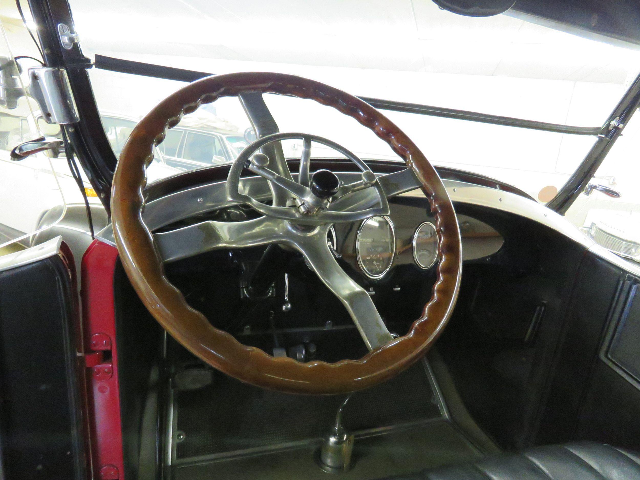 1922 Packard Series 126 Single Six touring Car