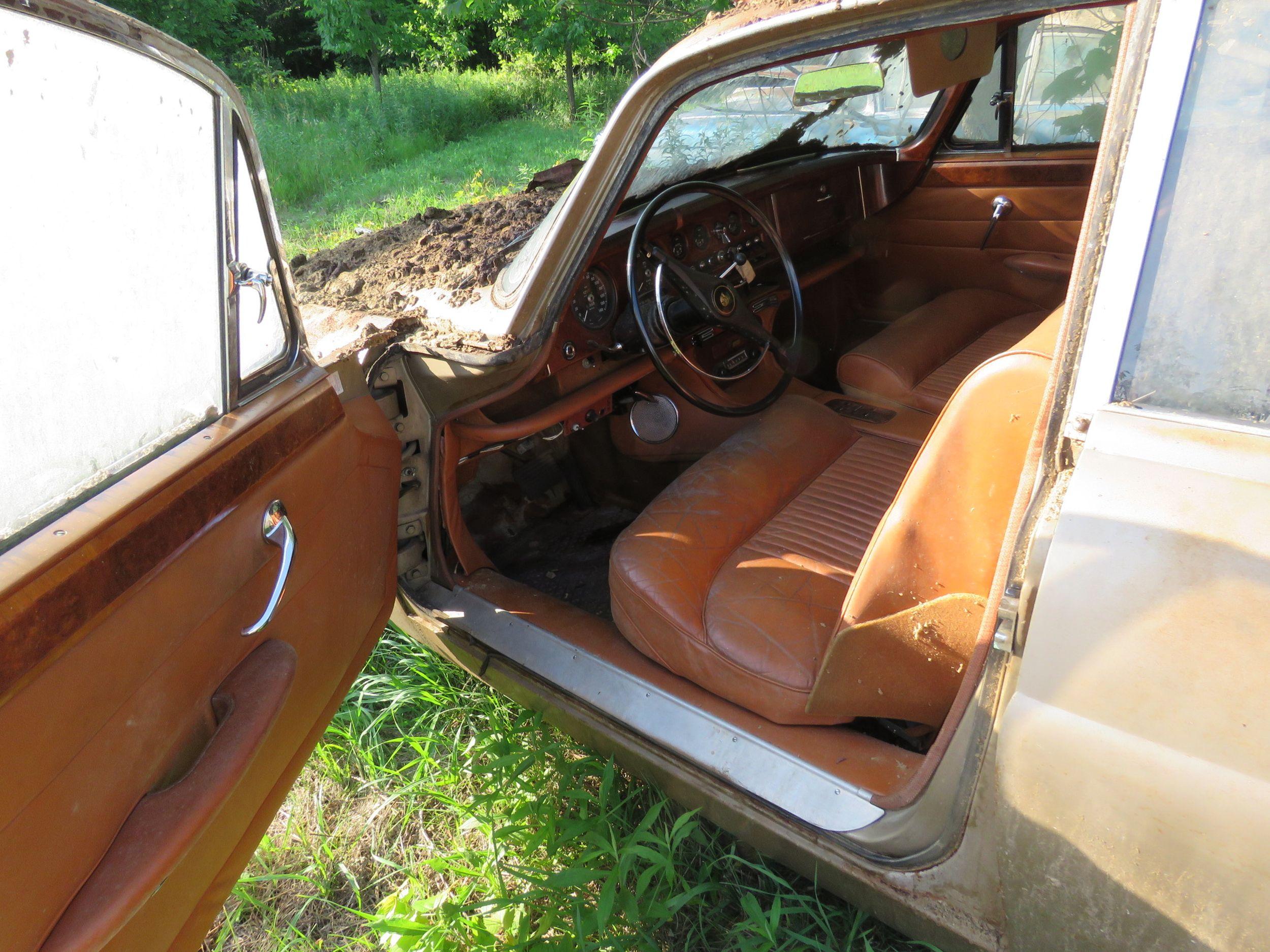 1966 Jaguar 4.2 4dr Sedan