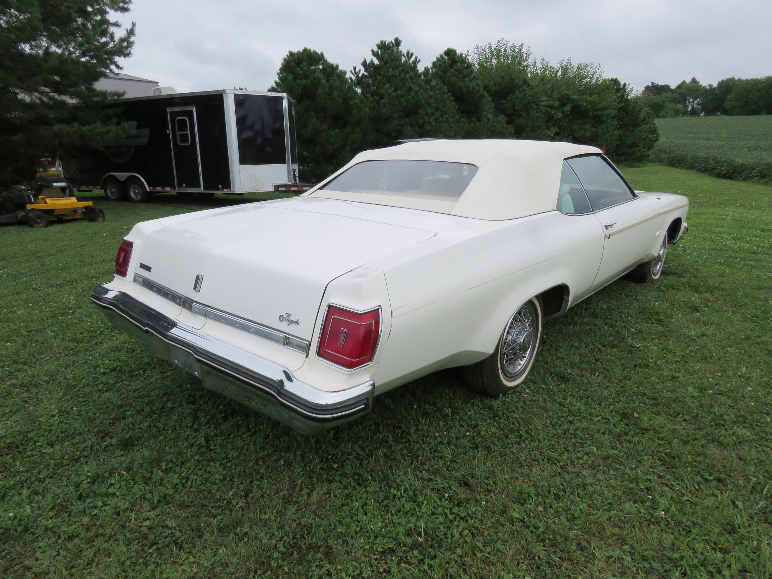 1975 Oldsmobile Delta 88 Convertible