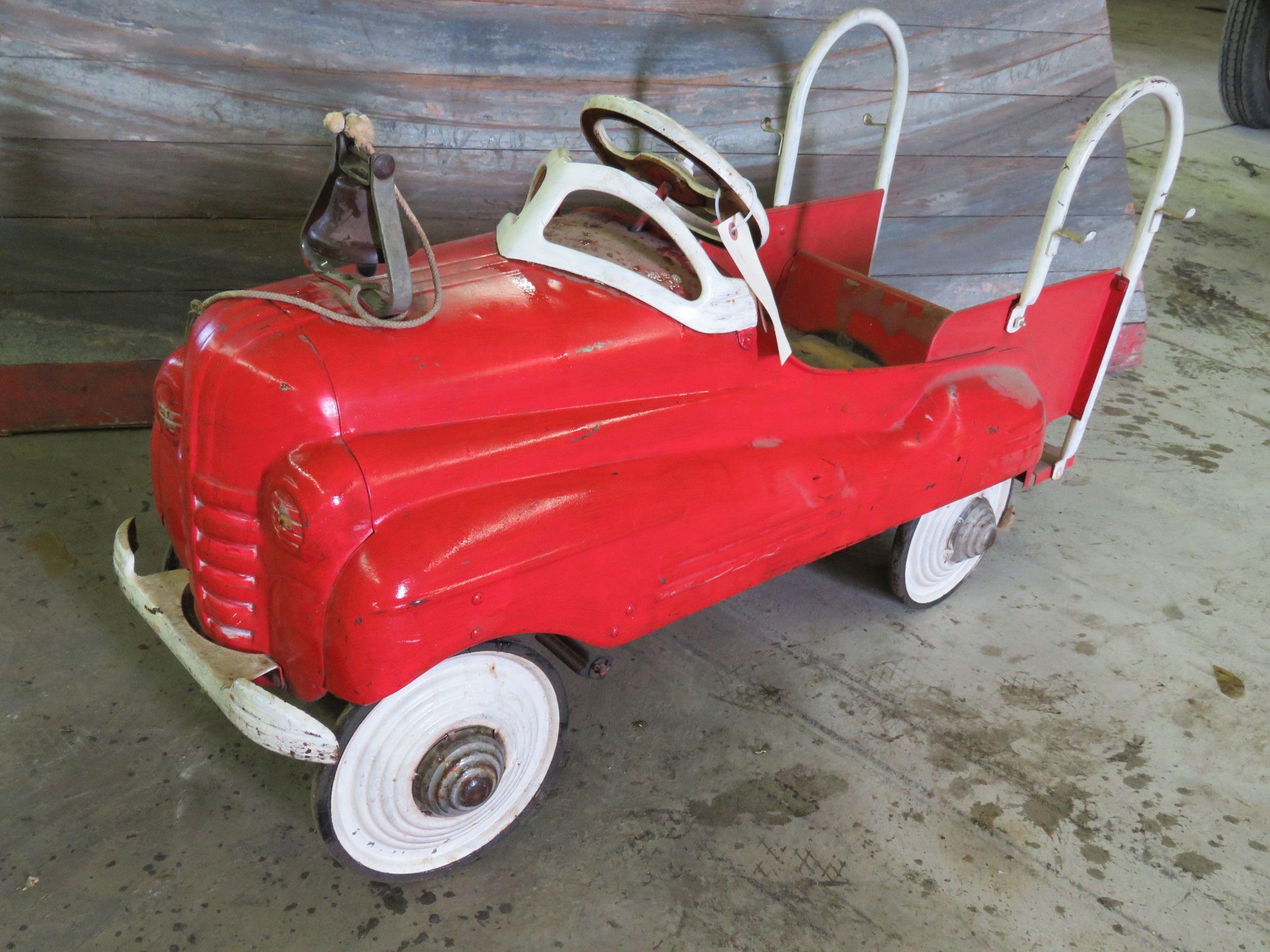 Vintage Murray Fire Chief pedal Car for Restore