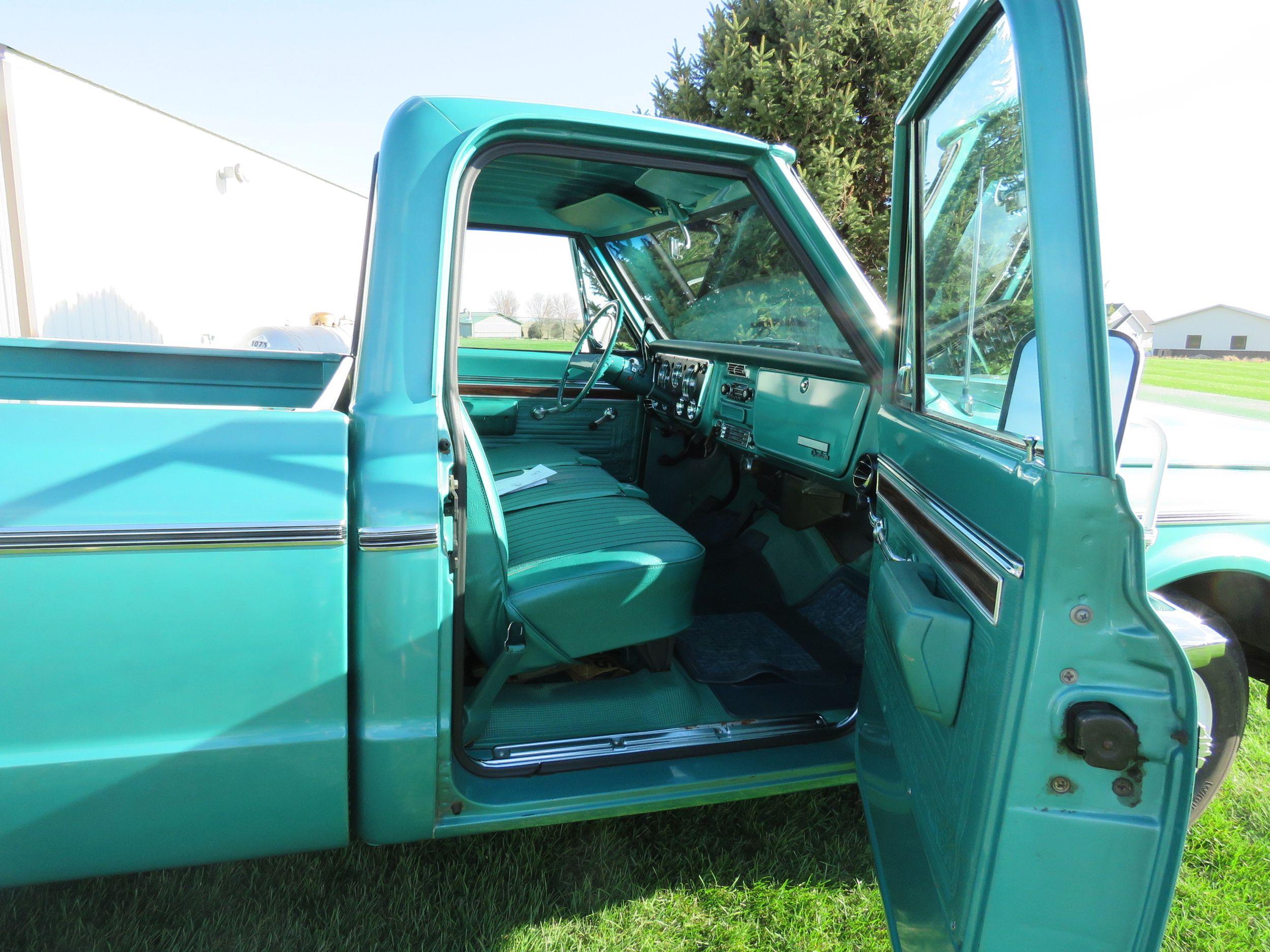 1970 Chevrolet C20 Custom Pickup