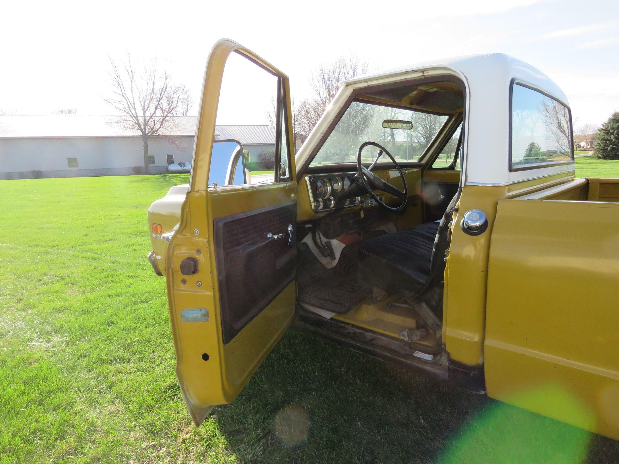 1972 Chevrolet C20 Custom 4x4 Pickup