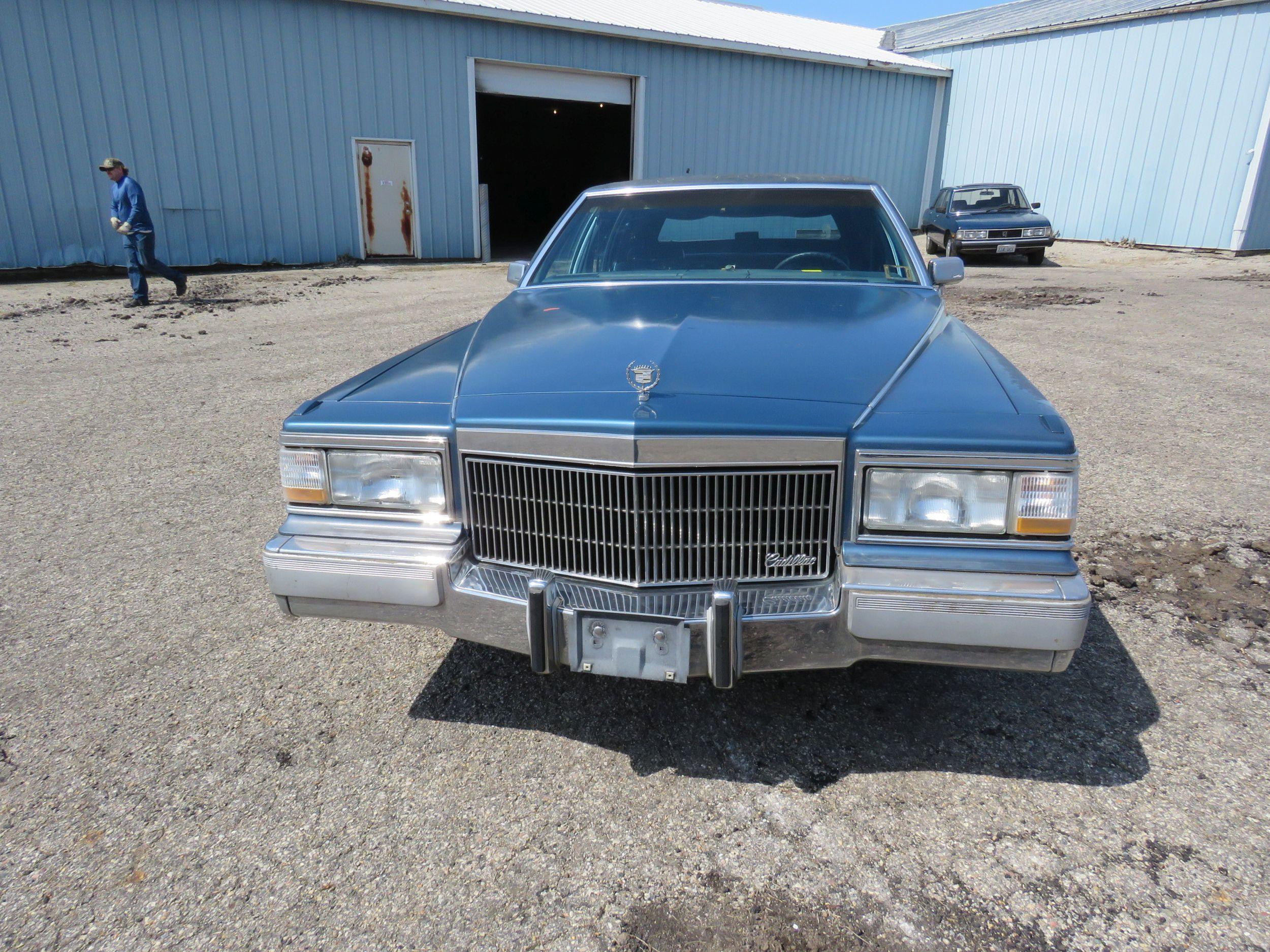 1991 Cadillac Brougham 4dr Sedan