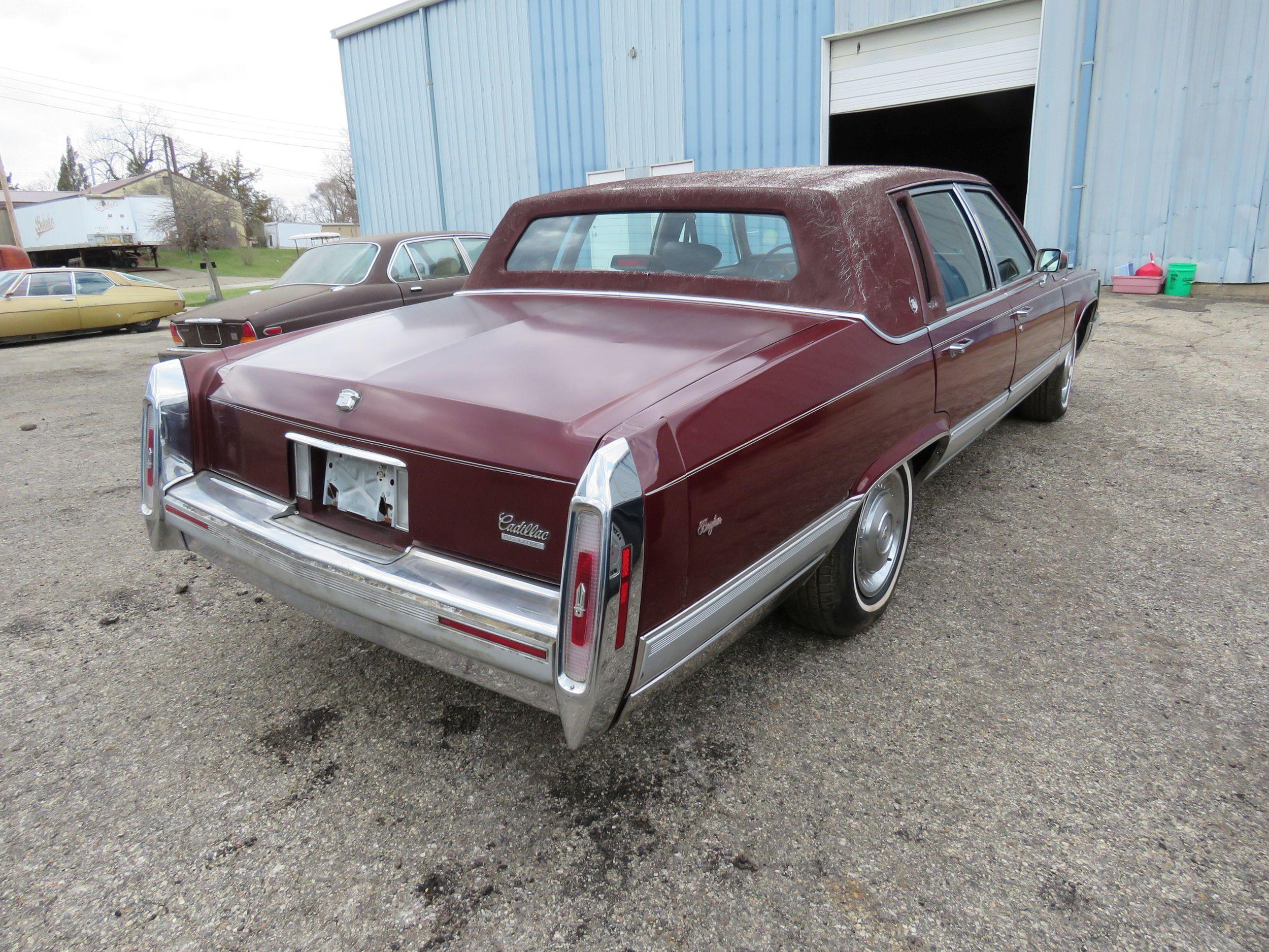 1992 Cadillac Brougham 4dr Sedan