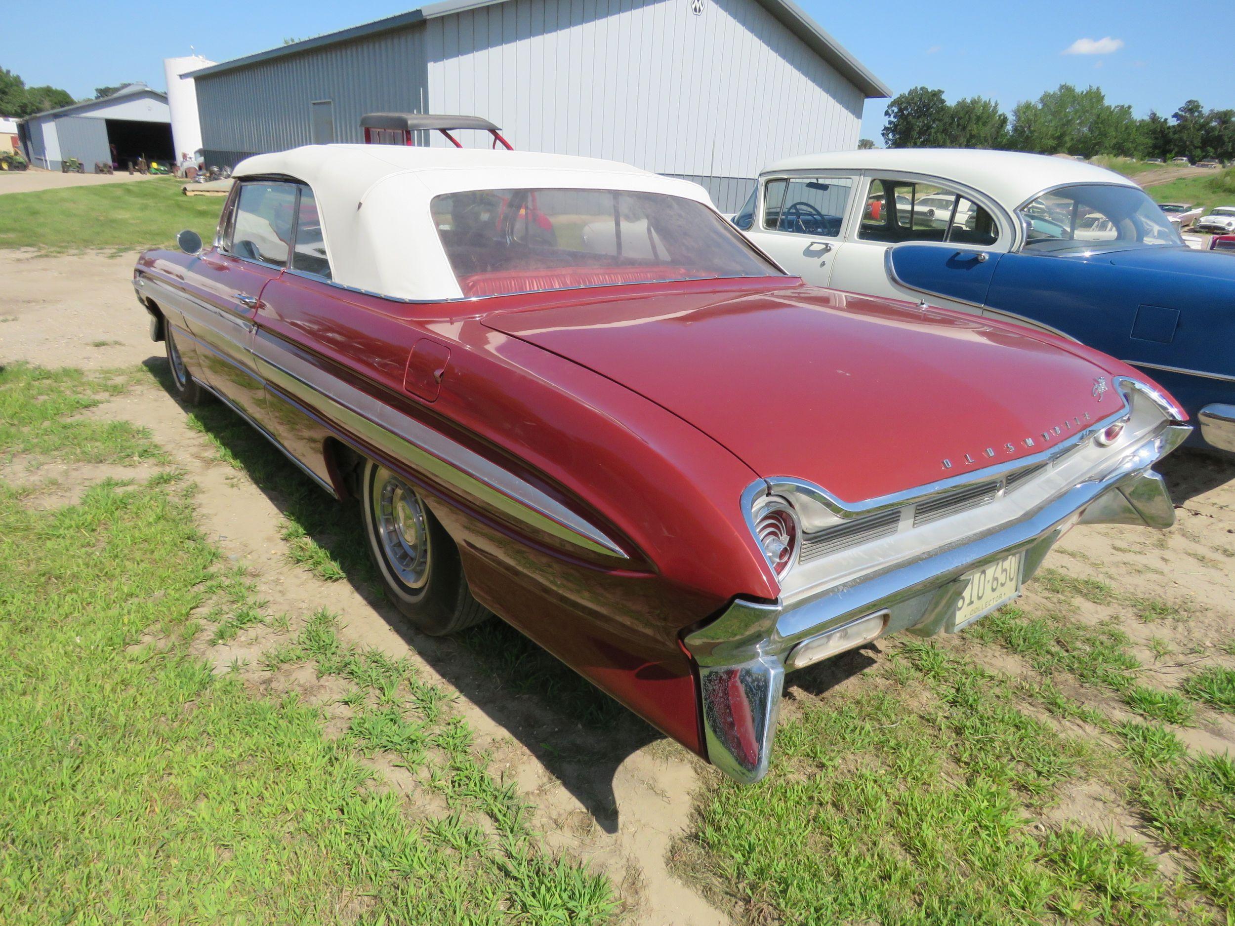 1961 Oldsmobile Starfire Convertible 616W01314