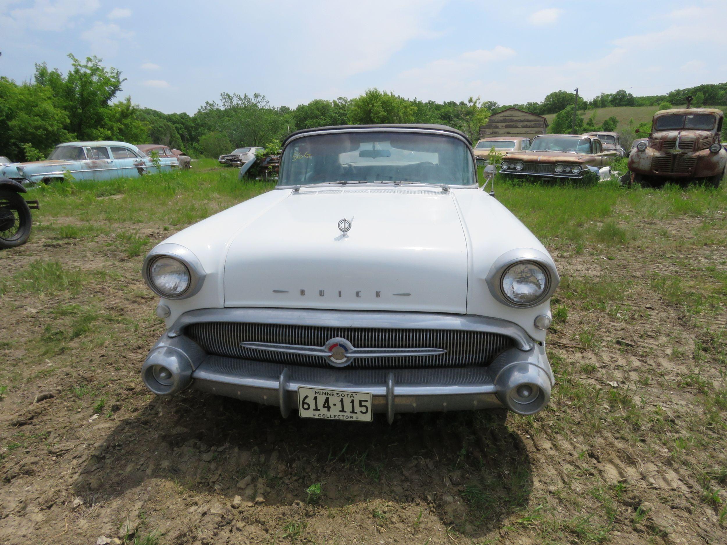 1957 Buick Special Convertible D1110085