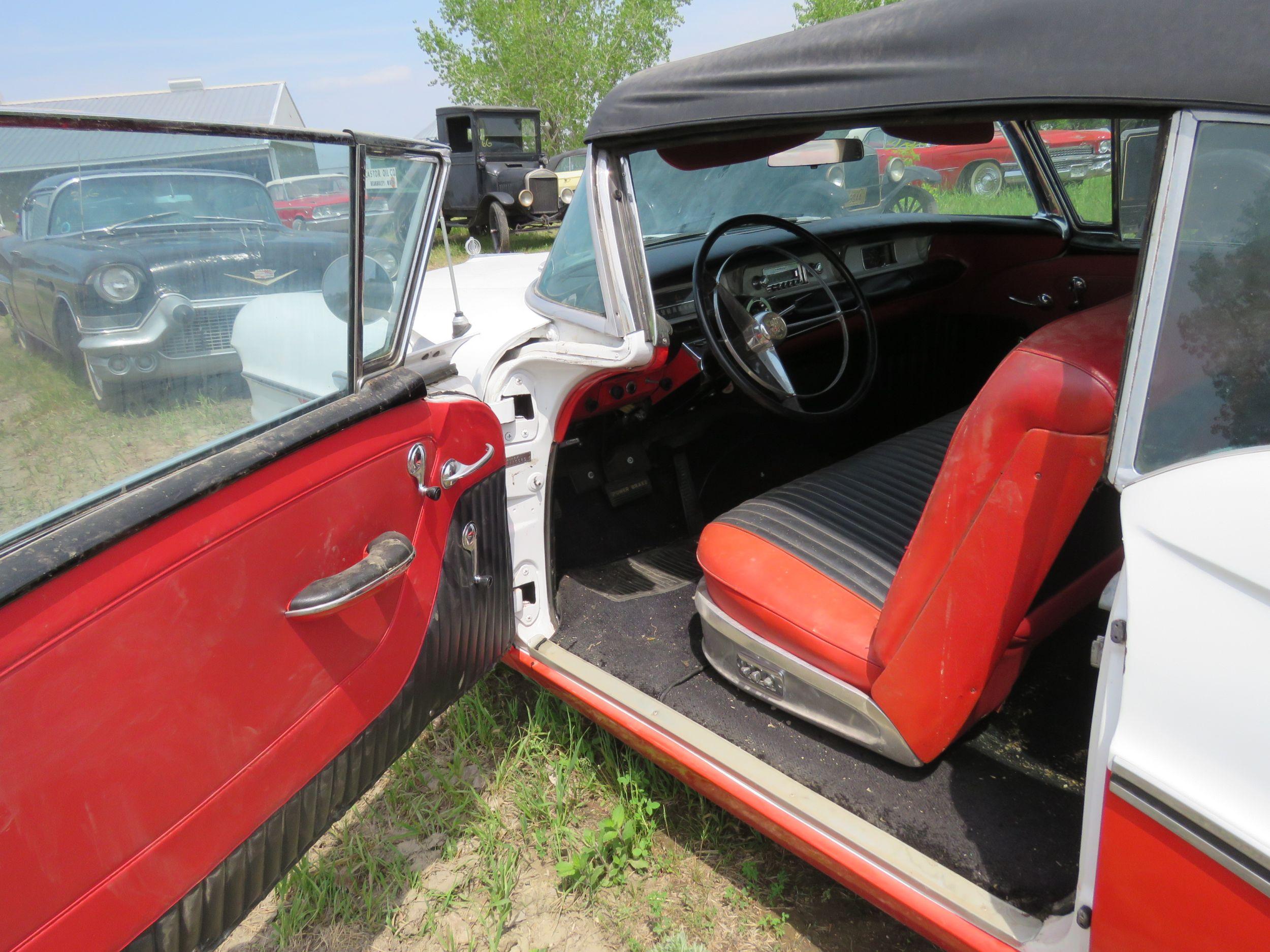 1957 Buick Special Convertible D1110085